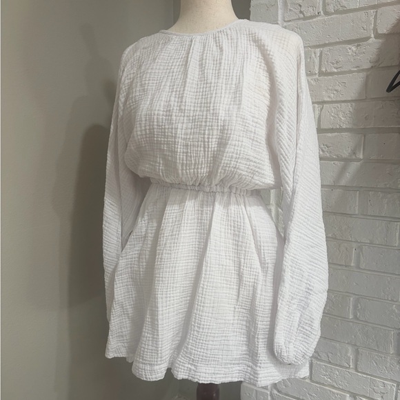 Every Dresses & Skirts - Every White Long-Sleeve Mini Dress with open back